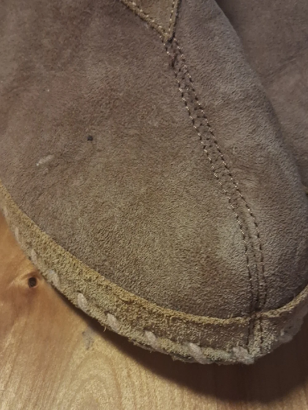 L.L Bean Men's Brown Suede Shearling Lined Slip-On Slippers Size 10 - Picture 2 of 13